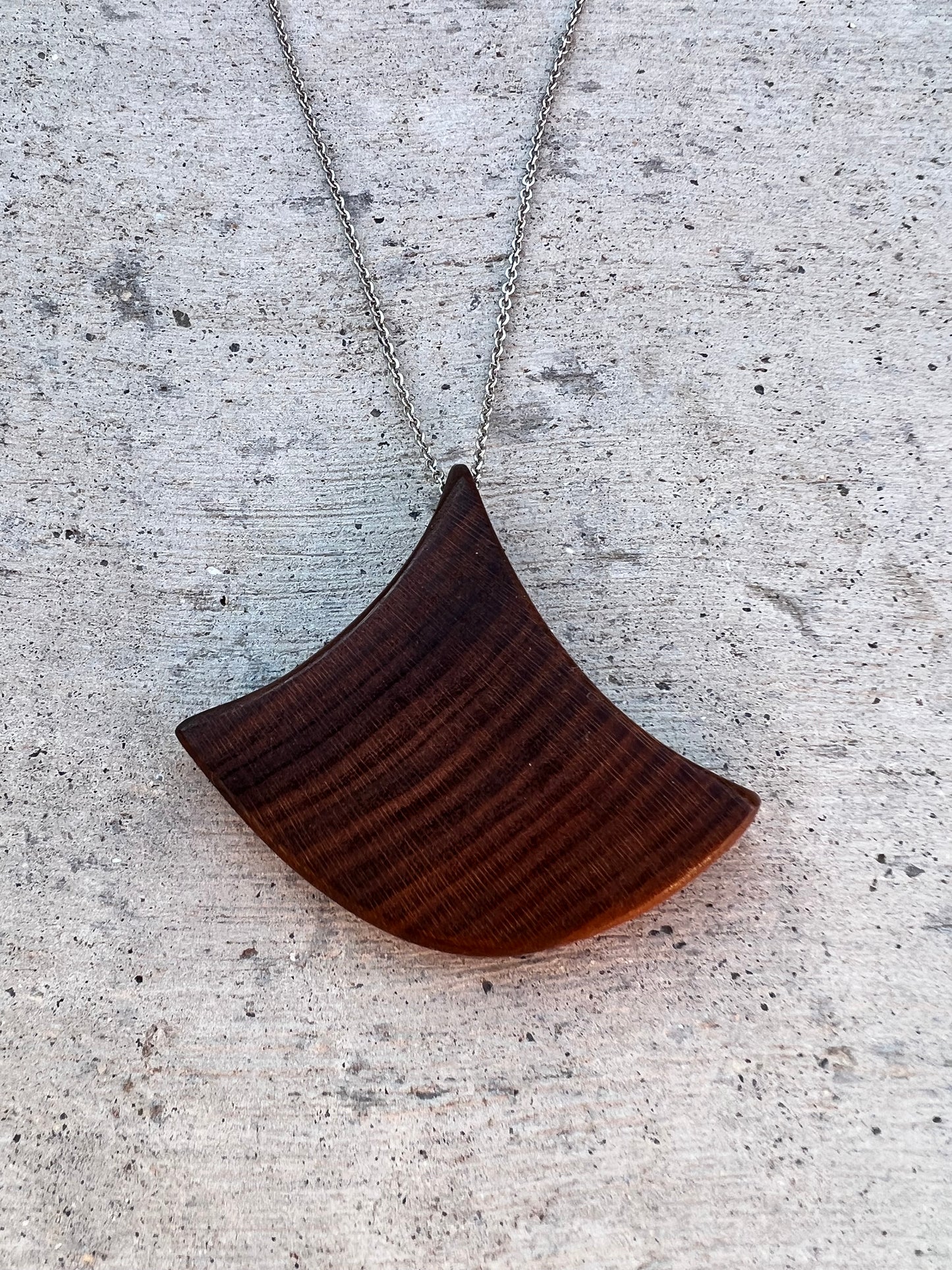 Leaf Wild olive necklace