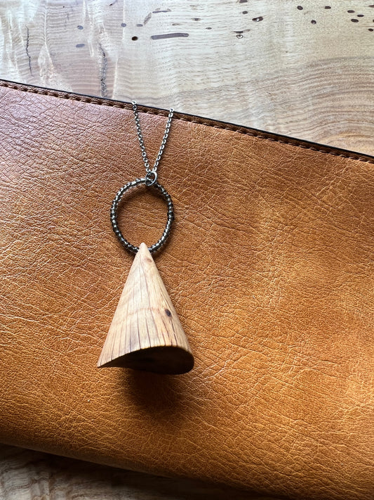 Red oak necklace